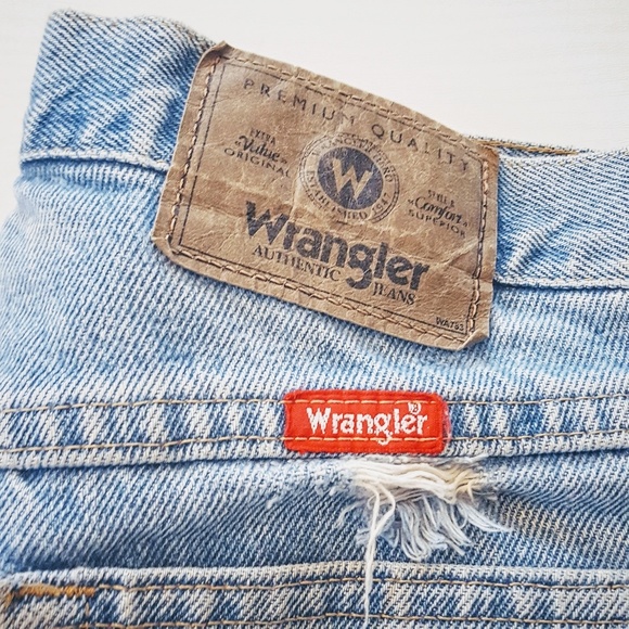 Vintage | Wrangler High Rise Cut-Off Shorts Sz 30 - Picture 4 of 7